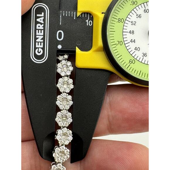 Certified VVS Moissanite 925 Sterling Silver 9.04ct Tennis Bracelet - Picture 11 of 15